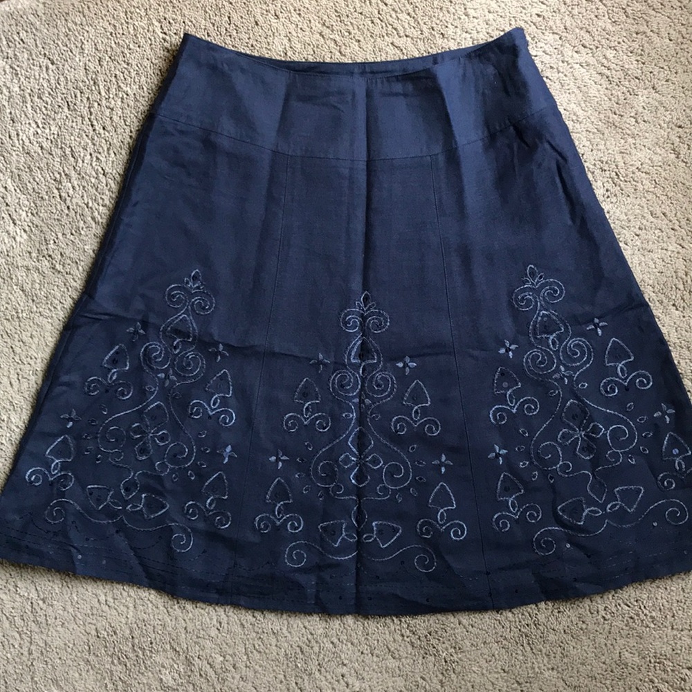 Dressbarn A-Line Navy Embroidered Skirt Size 12